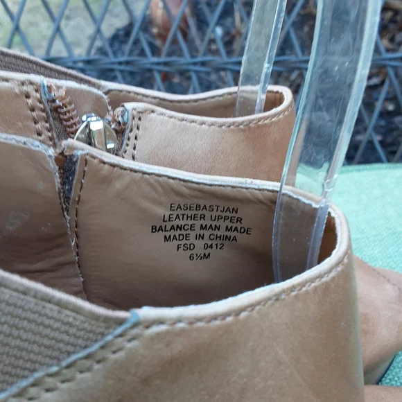 Enzo Angiolini Easebastjan Brown Leather Peep Toe Platform Heel. - Picture 3 of 16